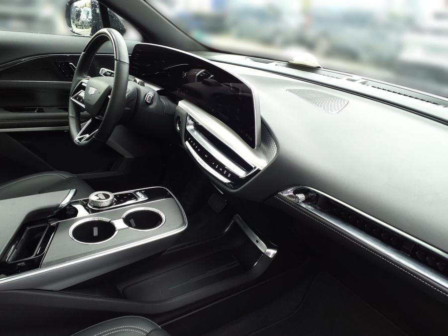 Cadillac Lyriq Sport