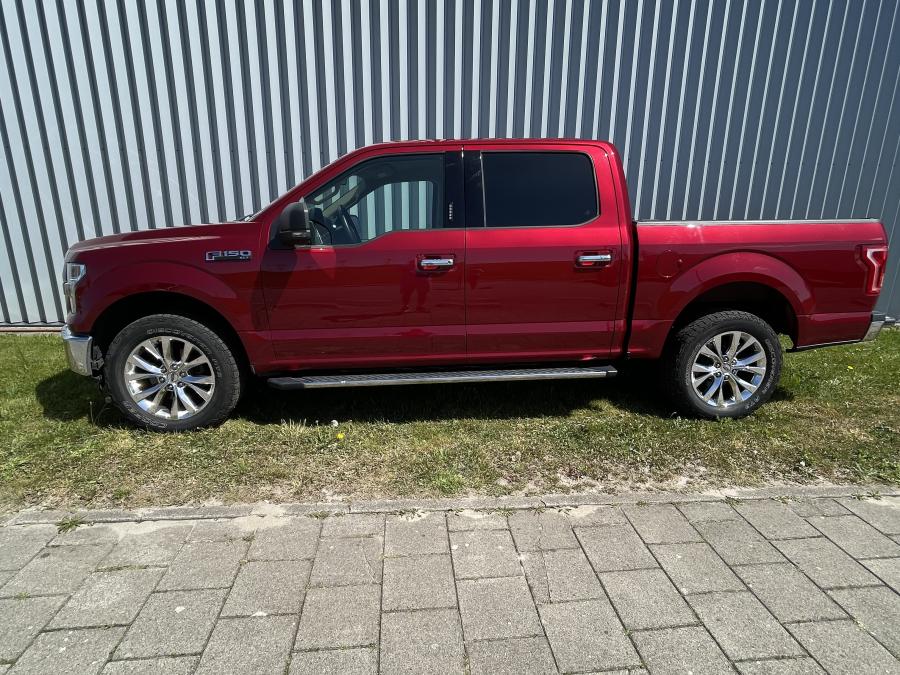 Ford F-150 XLT 5.0-V8