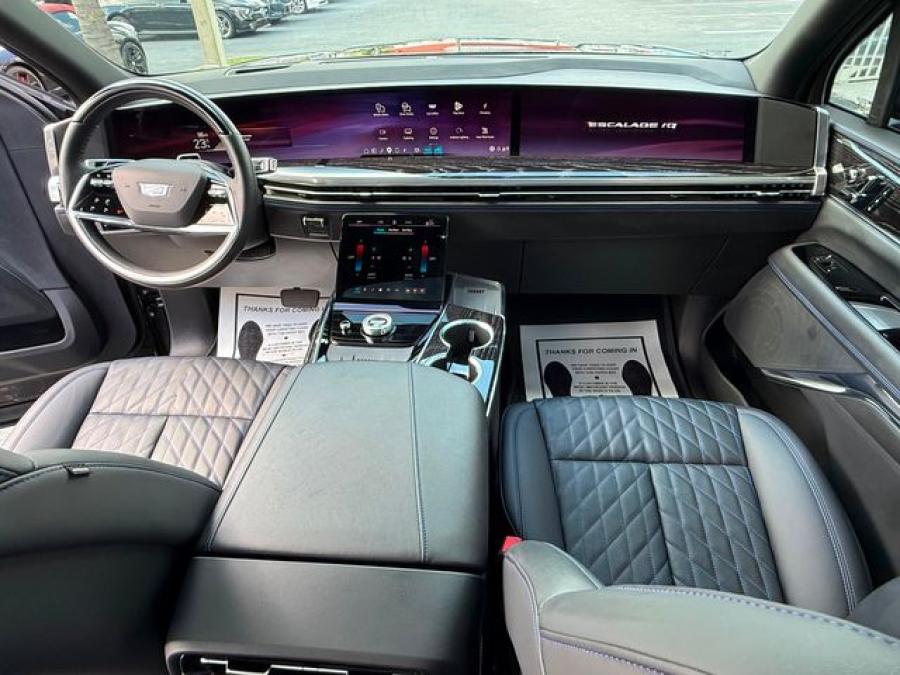 Cadillac Escalade  IQ EV Luxury 