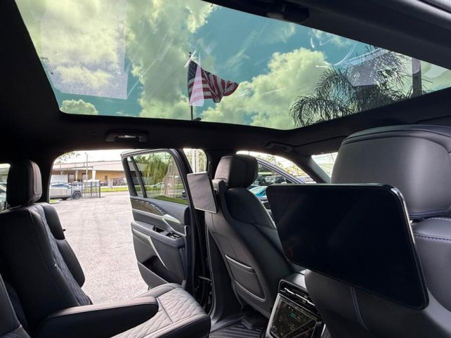 Cadillac Escalade  IQ EV Luxury 