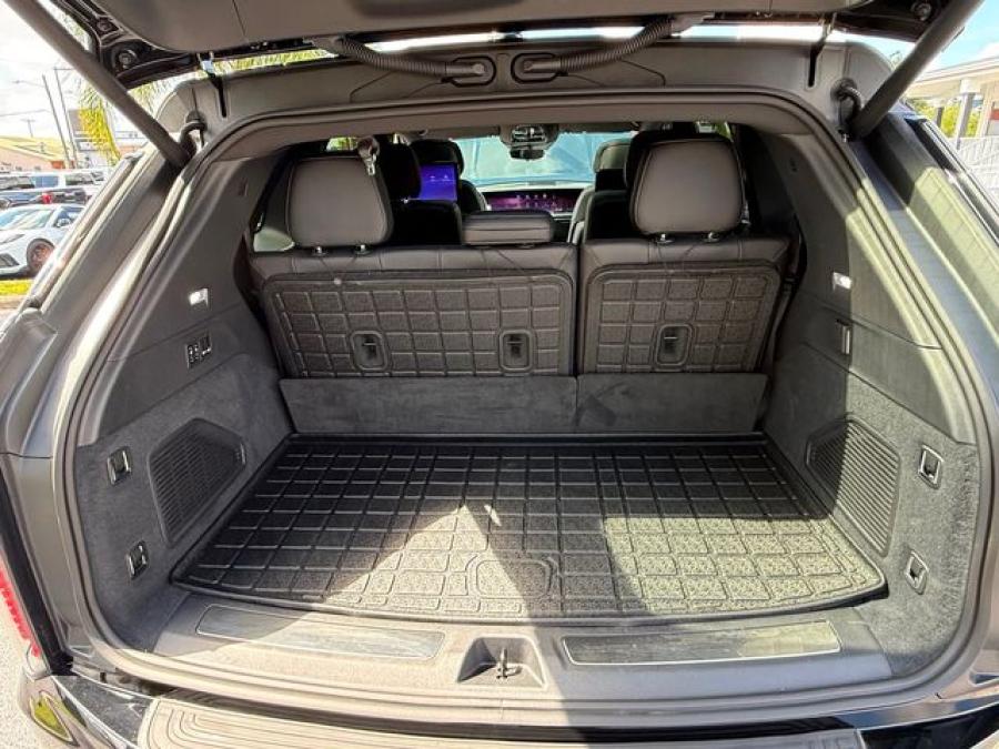 Cadillac Escalade  IQ EV Luxury 