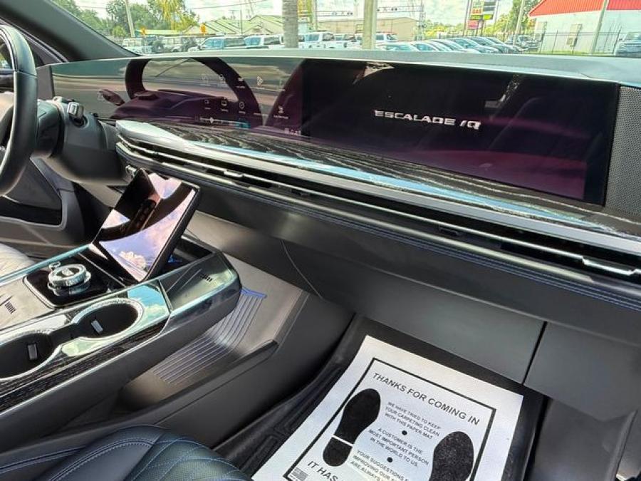 Cadillac Escalade  IQ EV Luxury 